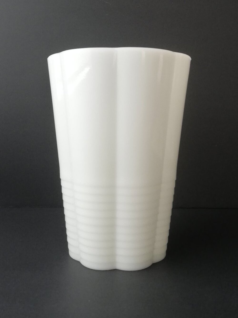 Vintage 1950s MCM Art Deco Milk Glass Bouquet Vase – Scalloped & Ribbed